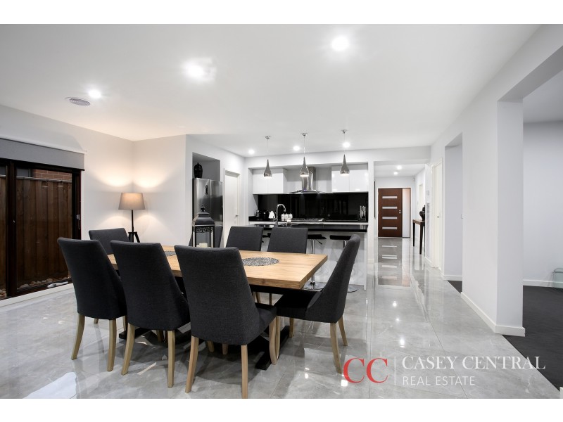 58 Chambers Crescent, Cranbourne North VIC 3977