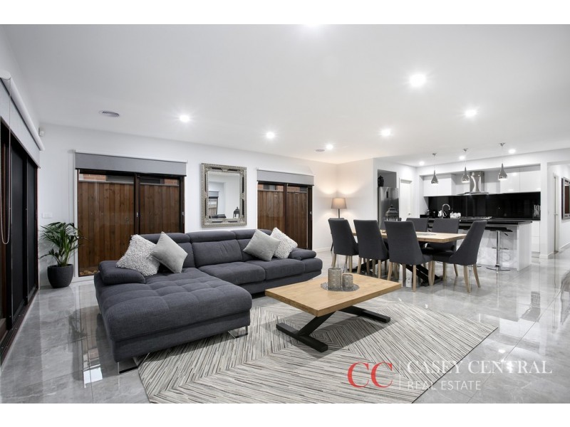 58 Chambers Crescent, Cranbourne North VIC 3977