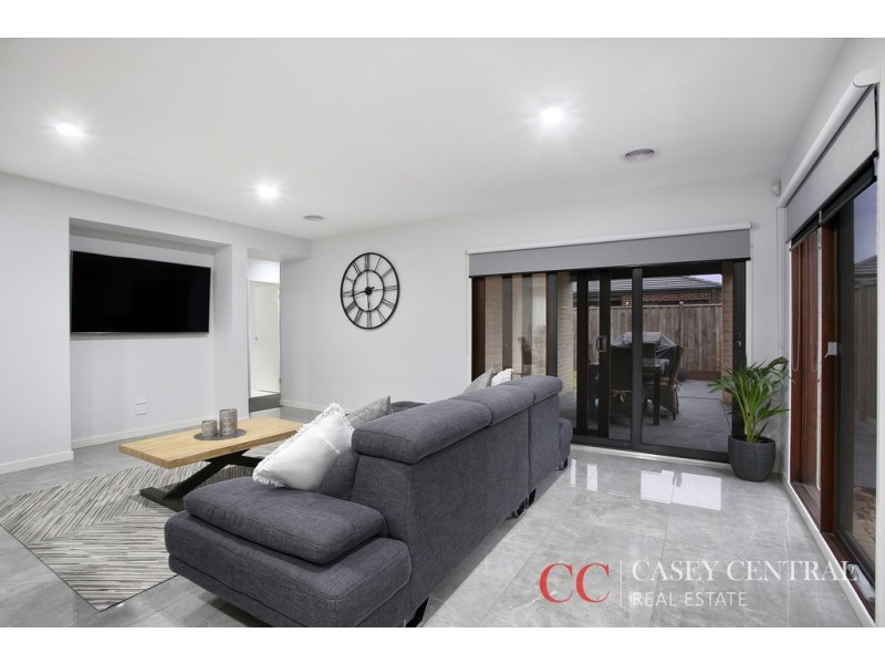 58 Chambers Crescent, Cranbourne North VIC 3977