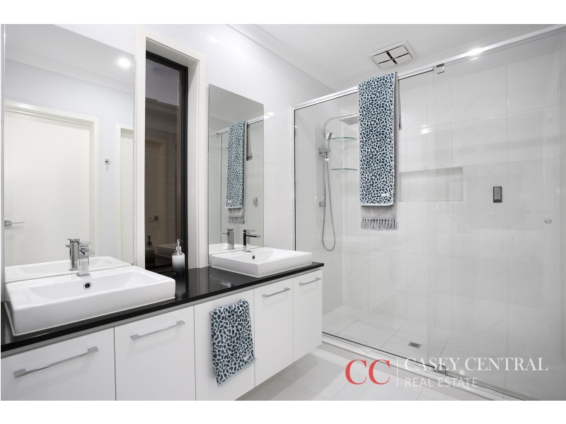 58 Chambers Crescent, Cranbourne North VIC 3977