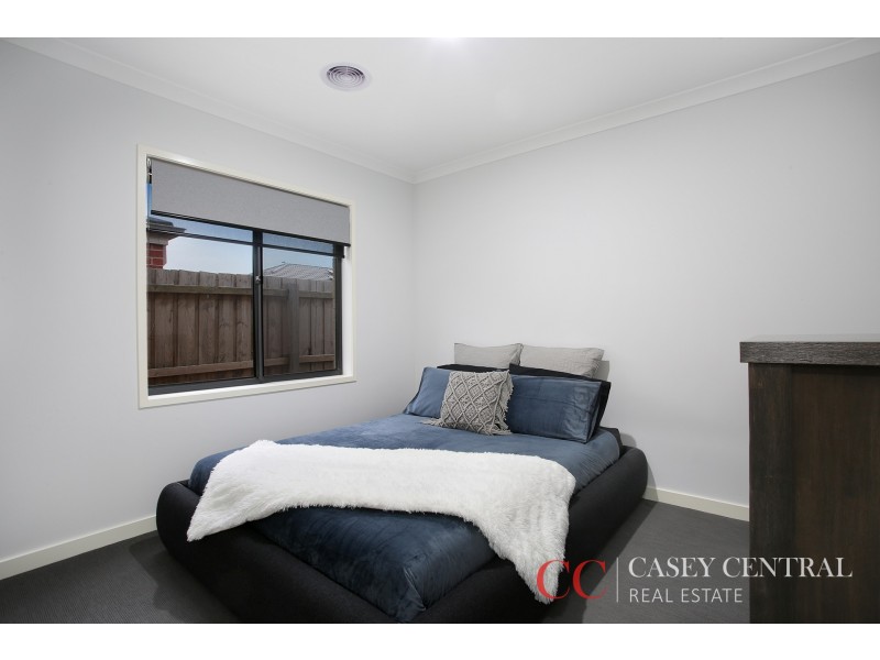 58 Chambers Crescent, Cranbourne North VIC 3977