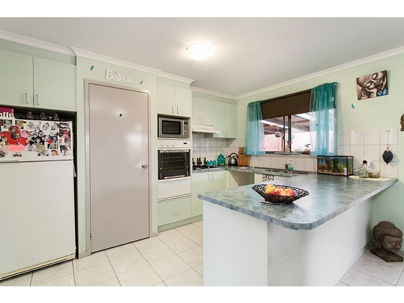 15 Bowman Close, Narre Warren South VIC 3805