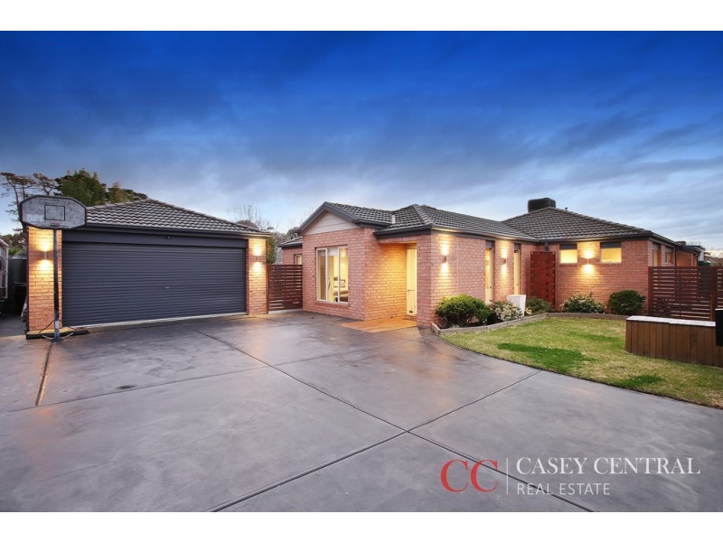 4 Dorset Court, Cranbourne North VIC 3977