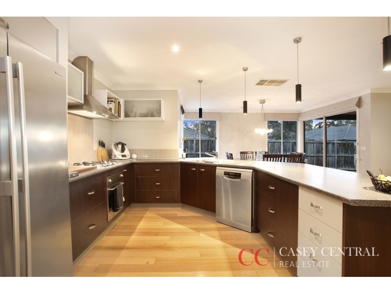 4 Dorset Court, Cranbourne North VIC 3977