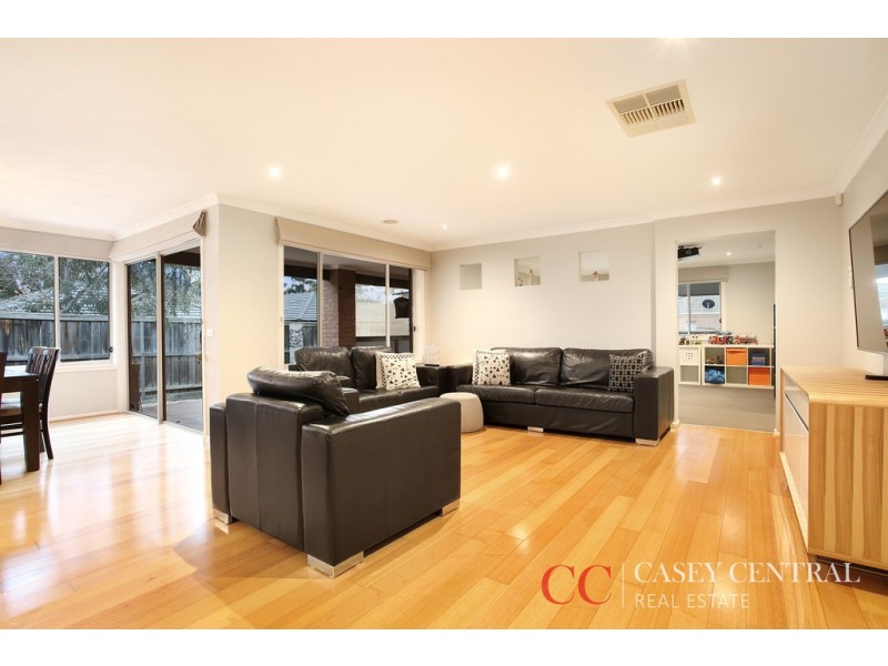 4 Dorset Court, Cranbourne North VIC 3977