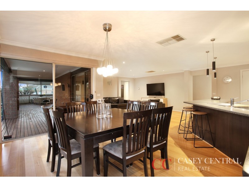 4 Dorset Court, Cranbourne North VIC 3977