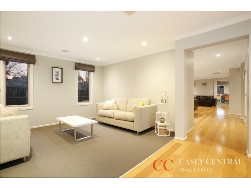 4 Dorset Court, Cranbourne North VIC 3977