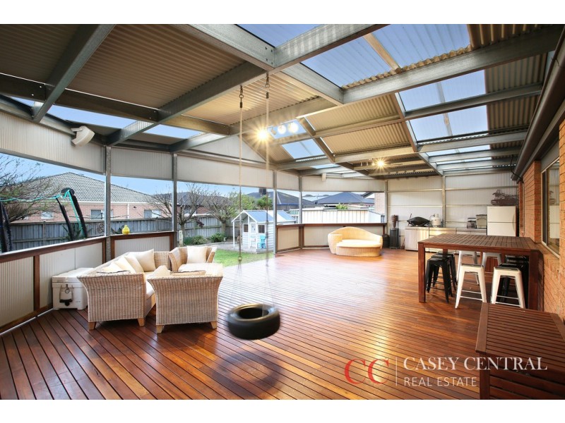 4 Dorset Court, Cranbourne North VIC 3977