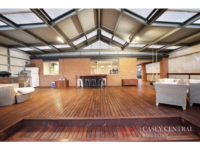 4 Dorset Court, Cranbourne North VIC 3977