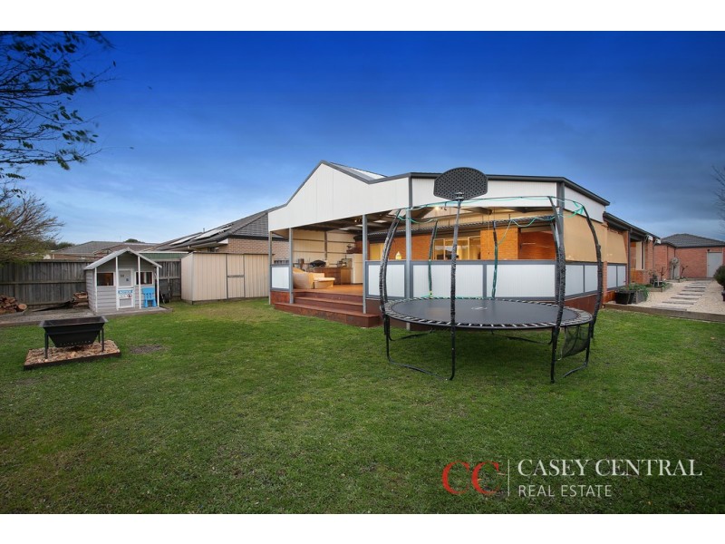 4 Dorset Court, Cranbourne North VIC 3977