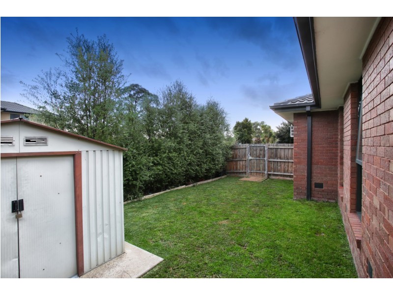 16 Fernwood Road, Narre Warren VIC 3805