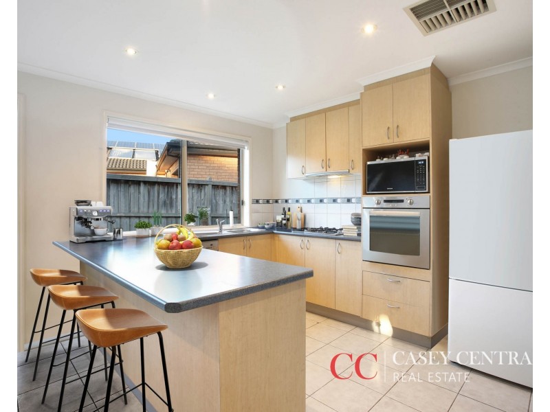 82 Robinswood Parade, Narre Warren South VIC 3805