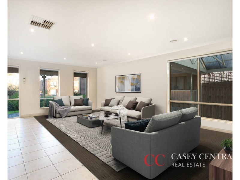 82 Robinswood Parade, Narre Warren South VIC 3805