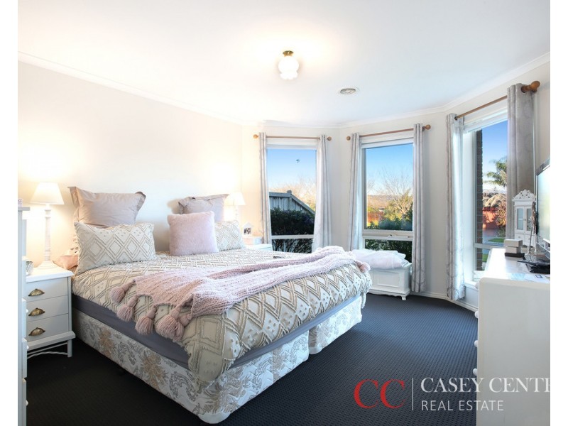 82 Robinswood Parade, Narre Warren South VIC 3805