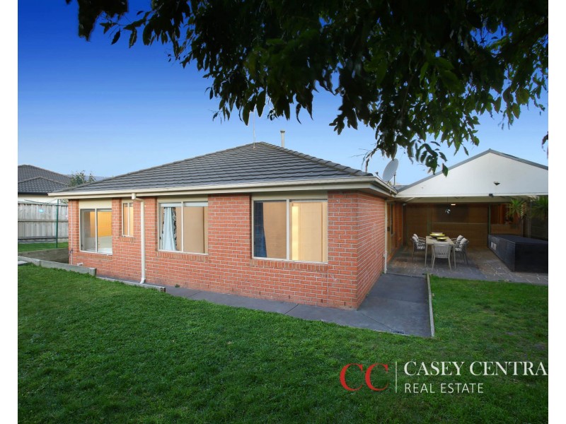 82 Robinswood Parade, Narre Warren South VIC 3805