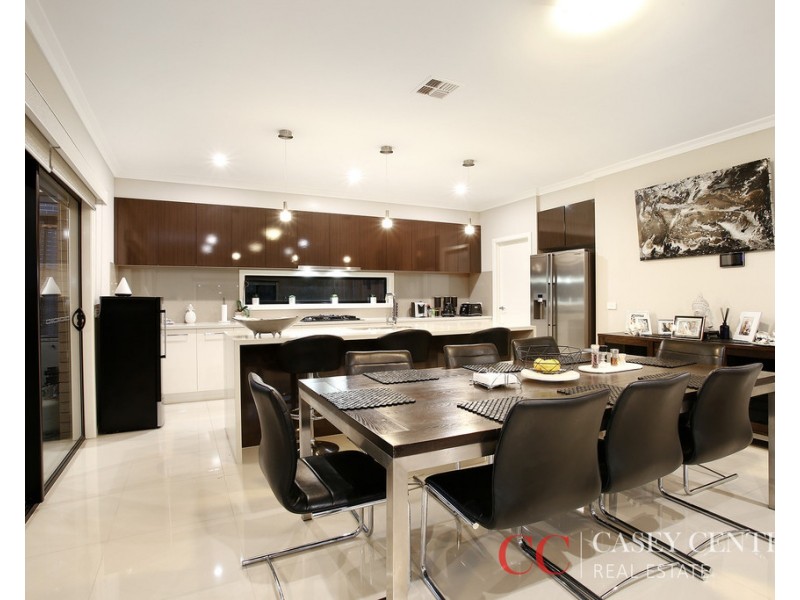 85 Rossiter Retreat, Cranbourne North VIC 3977