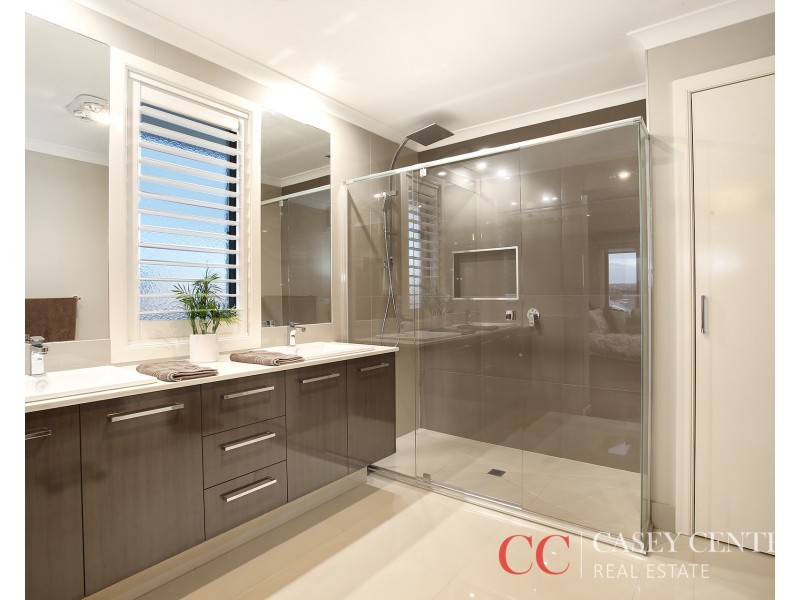 85 Rossiter Retreat, Cranbourne North VIC 3977