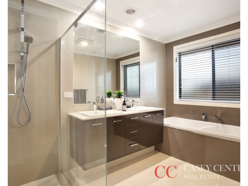 85 Rossiter Retreat, Cranbourne North VIC 3977