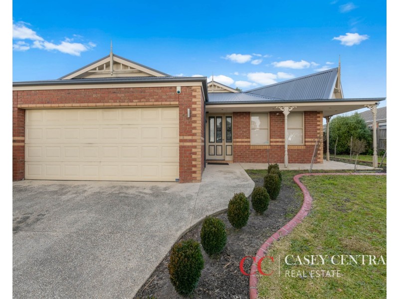 18 Yorkshire Drive, Cranbourne North VIC 3977