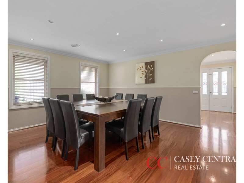 18 Yorkshire Drive, Cranbourne North VIC 3977