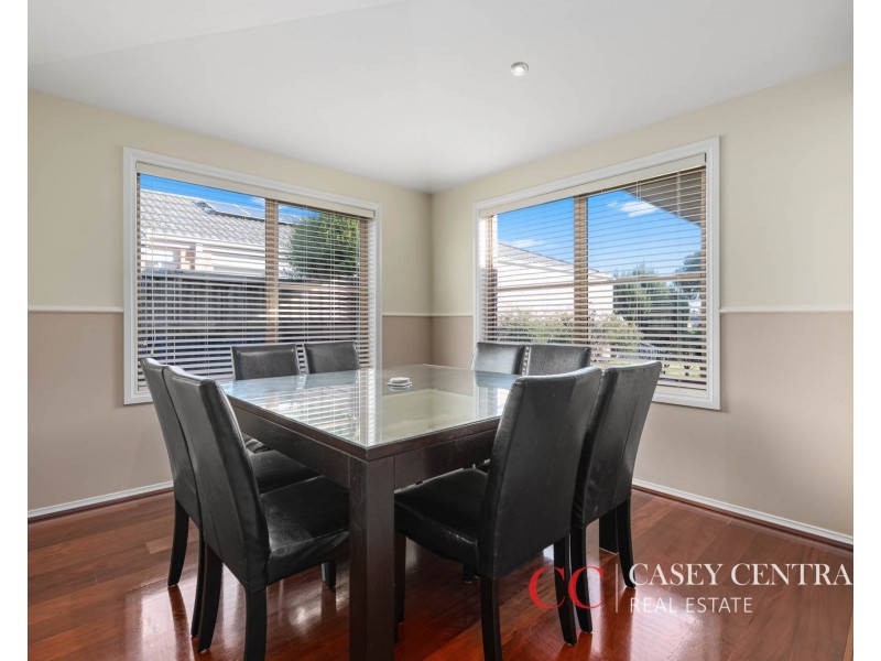 18 Yorkshire Drive, Cranbourne North VIC 3977
