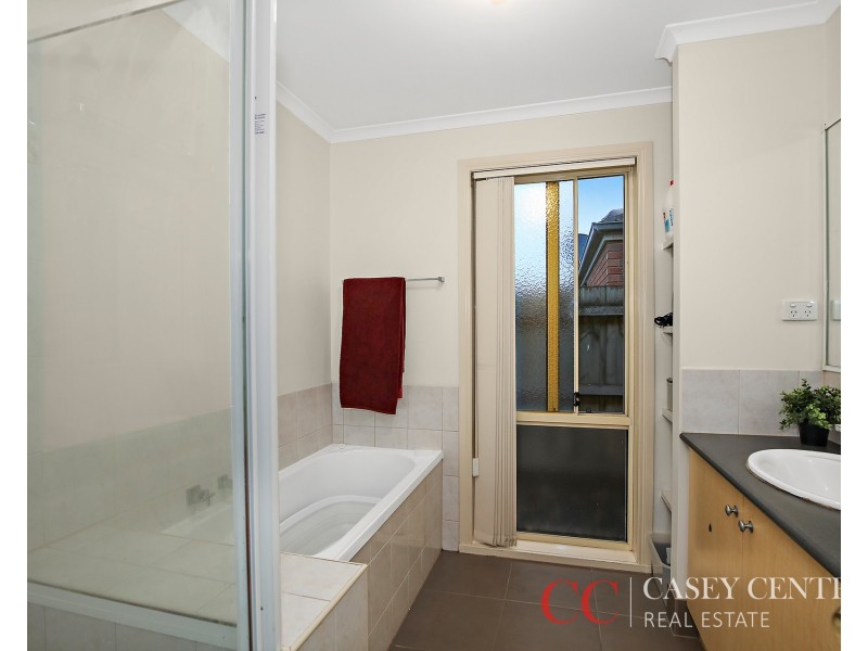 10 Baronessa Avenue, Narre Warren South VIC 3805