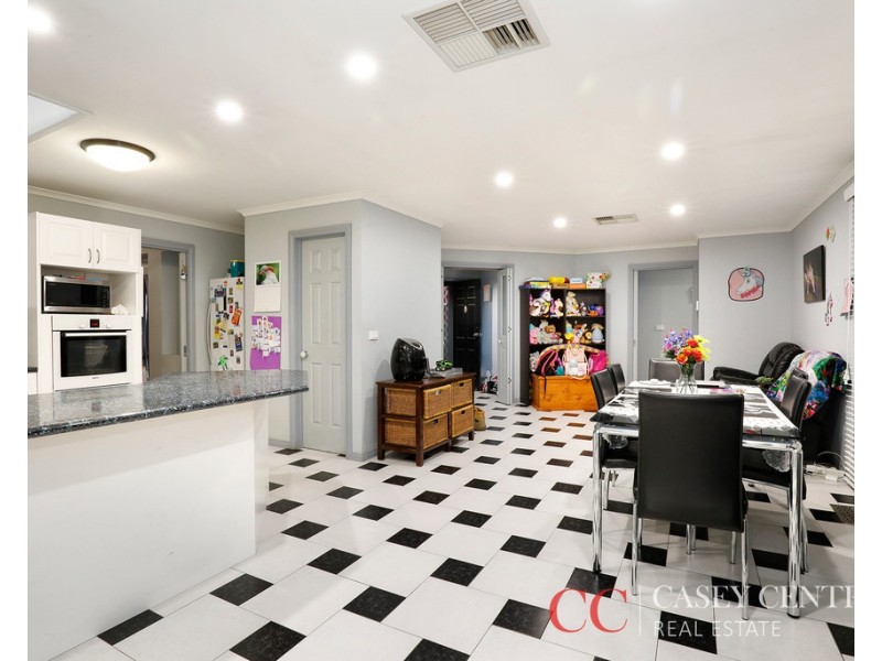 12 Kurrajong Court, Cranbourne North VIC 3977