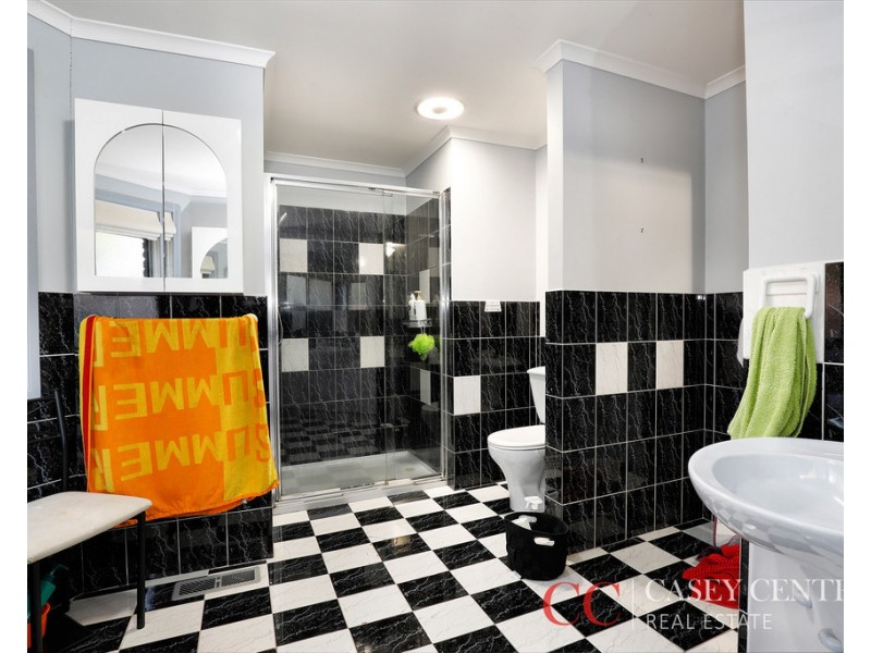 12 Kurrajong Court, Cranbourne North VIC 3977