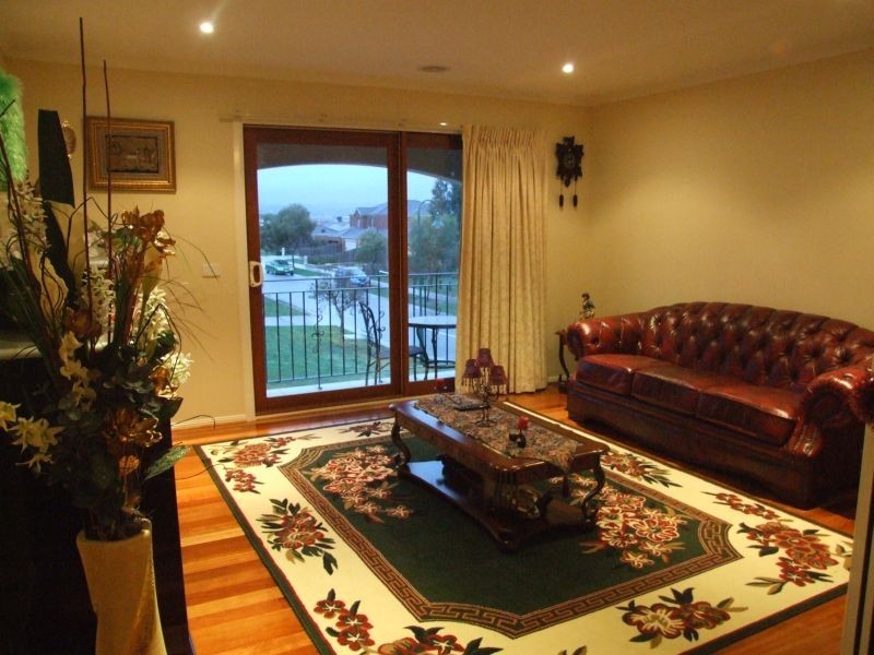 28 Merriwee Grove, Narre Warren South VIC 3805