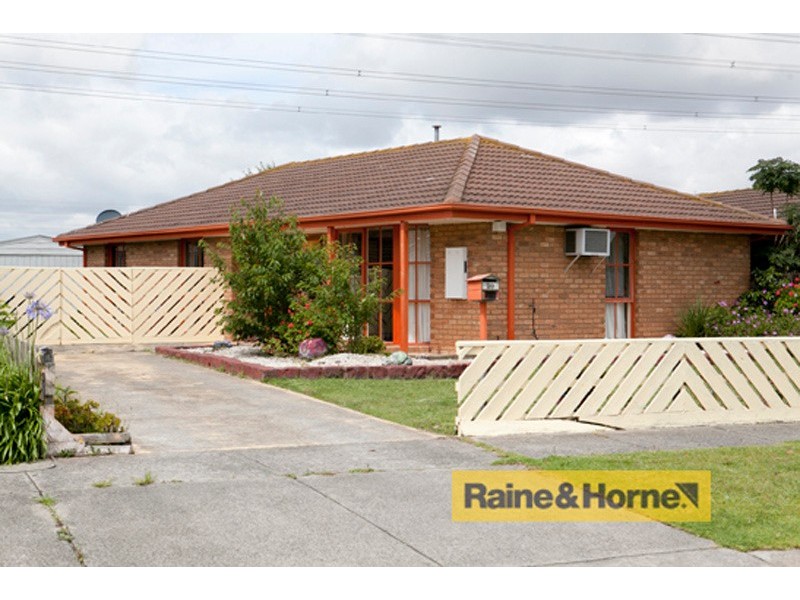 20 Strafford Avenue, Cranbourne VIC 3977