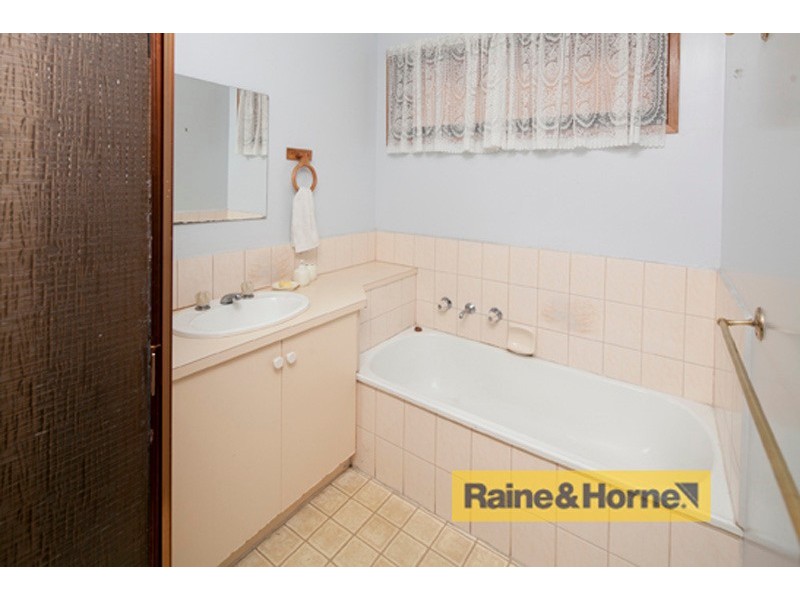 20 Strafford Avenue, Cranbourne VIC 3977