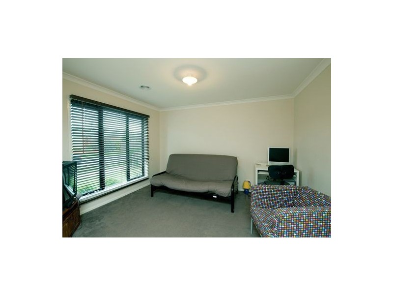 8 Menzies Close, Narre Warren South VIC 3805