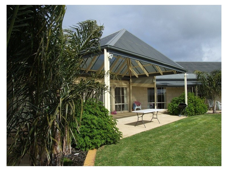 80 Centre Road, Langwarrin VIC 3910