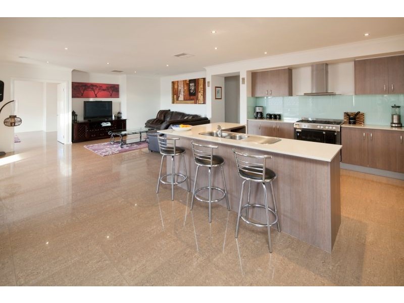 5 Castellana Court, Narre Warren South VIC 3805