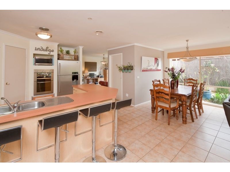 6 Dunoon Road, Narre Warren South VIC 3805