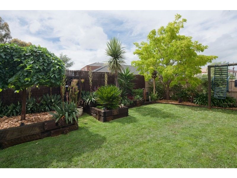 6 Dunoon Road, Narre Warren South VIC 3805