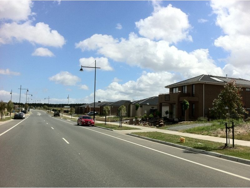 1 Merrowland Avenue, Cranbourne North VIC 3977