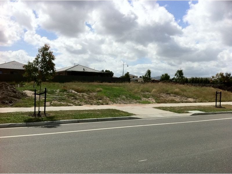 1 Merrowland Avenue, Cranbourne North VIC 3977