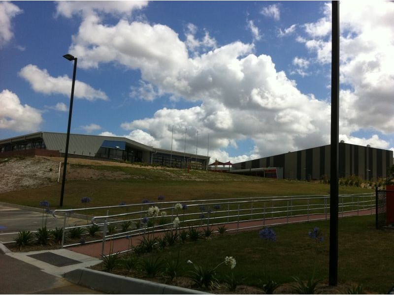 1 Merrowland Avenue, Cranbourne North VIC 3977