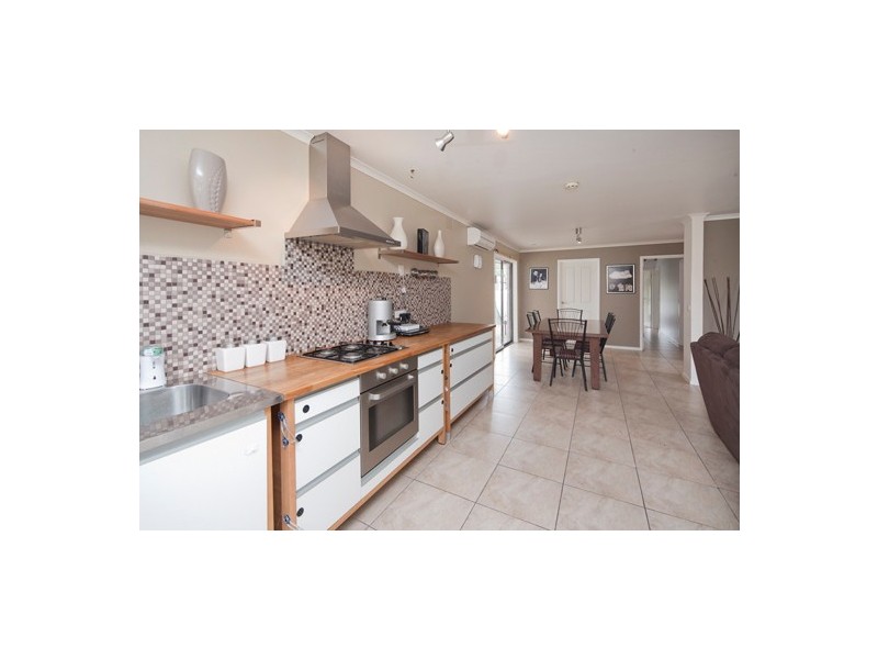 51 Spring Road, Junction Village VIC 3977