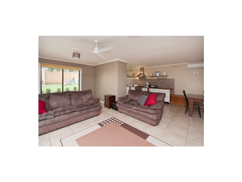 51 Spring Road, Junction Village VIC 3977