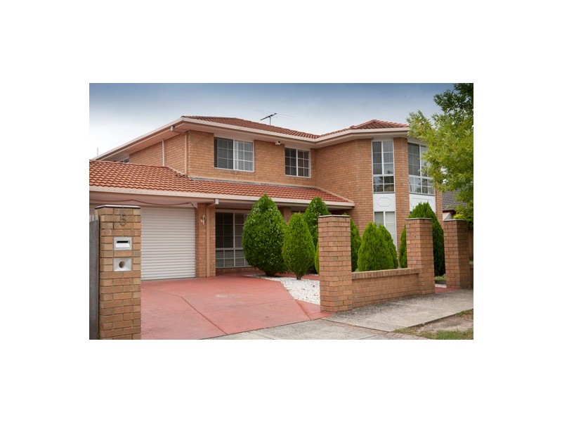 5 Turnberry Ave, Narre Warren South VIC 3805