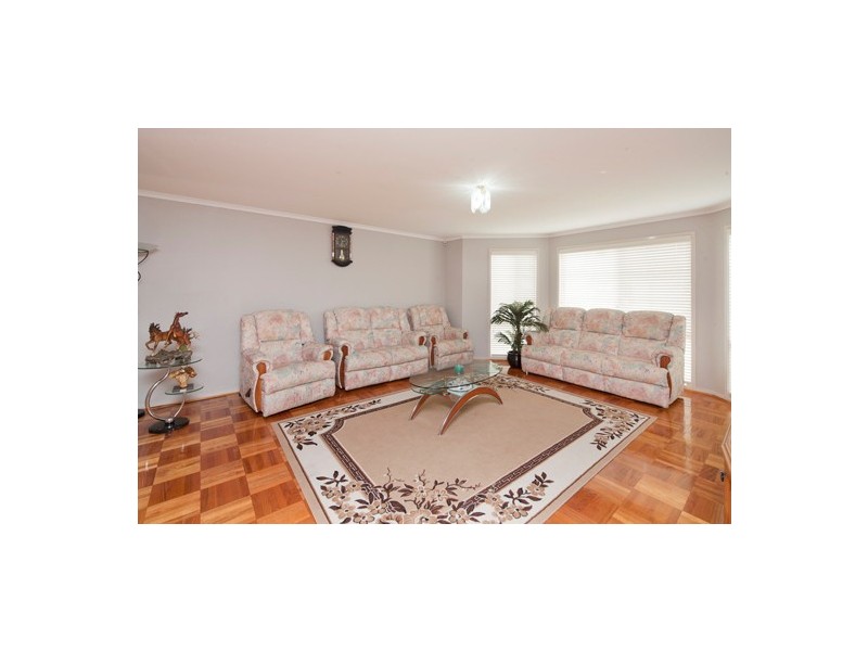 5 Turnberry Ave, Narre Warren South VIC 3805