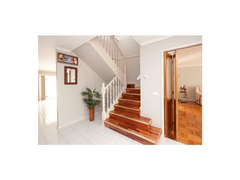 5 Turnberry Ave, Narre Warren South VIC 3805