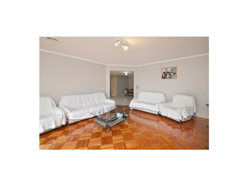 5 Turnberry Ave, Narre Warren South VIC 3805