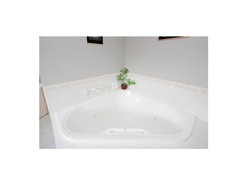 5 Turnberry Ave, Narre Warren South VIC 3805