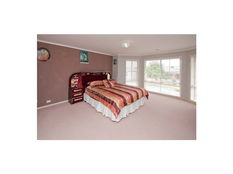 5 Turnberry Ave, Narre Warren South VIC 3805