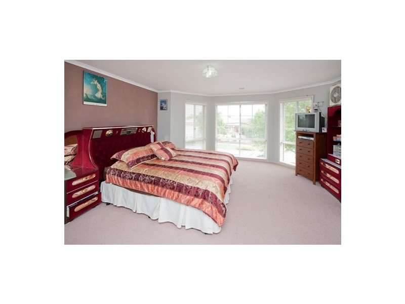 5 Turnberry Ave, Narre Warren South VIC 3805