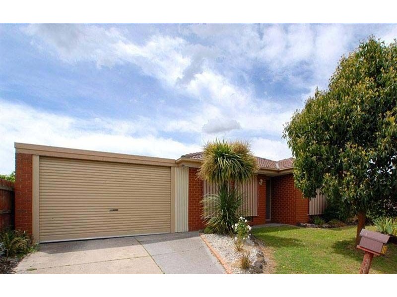 10  Glenleigh Court, Cranbourne North VIC 3977