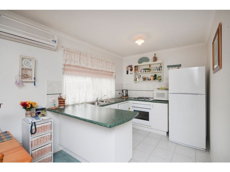 80 Lake View Drive, Narre Warren South VIC 3805